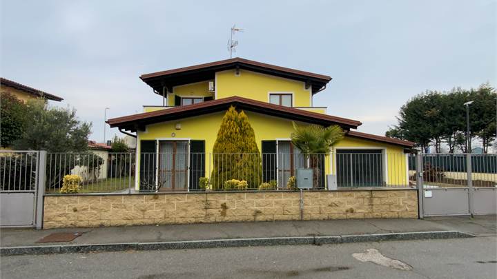  BIANDRATE - RECENTE VILLA SINGOLA